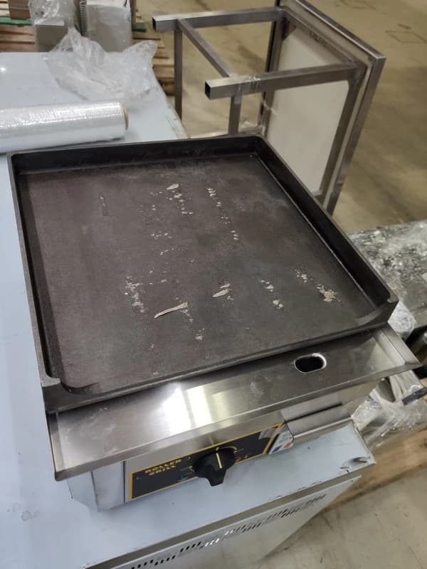 S02_Поверхность жарочная Roller Grill PSF 400 E, электрическая